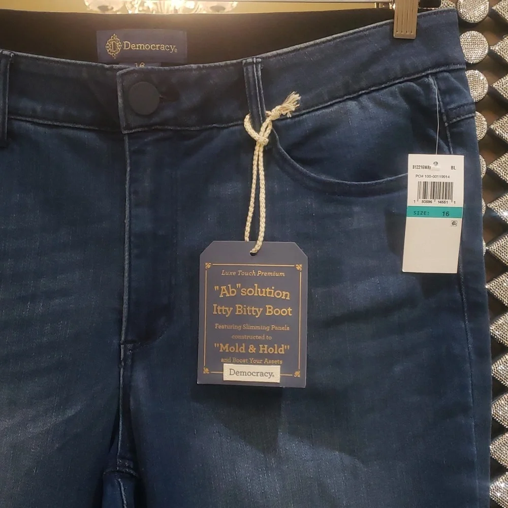 Nwt Size 16 and Democracy Women's Blue Jeans - Picture 8 of 13
